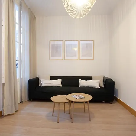 Centrally Located For 4 People 公寓