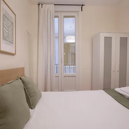 Centrally Located For 4 People 公寓 *