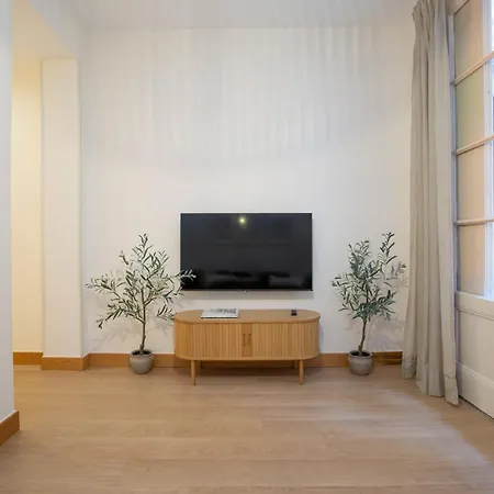 Centrally Located For 4 People 公寓 *